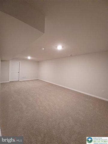 131 Winding Road, Forks Twp, PA 18040
