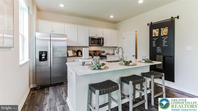 131 Winding Road, Forks Twp, PA 18040