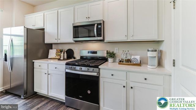 131 Winding Road, Forks Twp, PA 18040