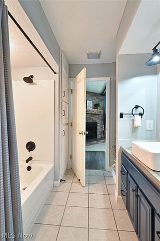 1910 Tudor Street, Cuyahoga Falls, OH 44221