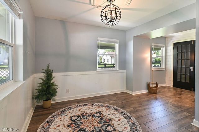 1910 Tudor Street, Cuyahoga Falls, OH 44221