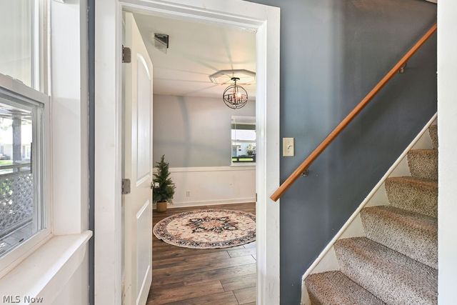 1910 Tudor Street, Cuyahoga Falls, OH 44221
