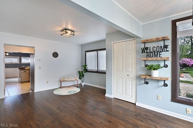 1910 Tudor Street, Cuyahoga Falls, OH 44221