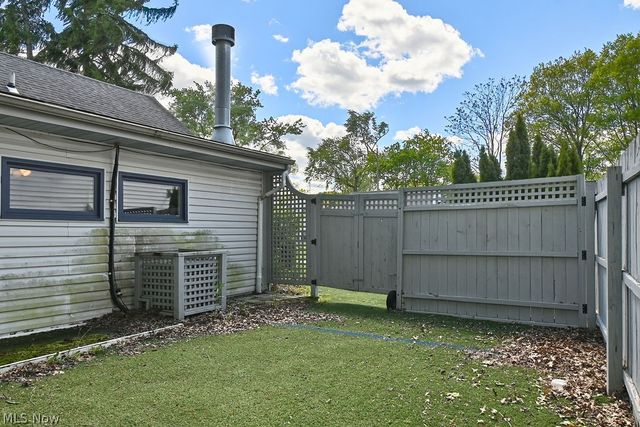 1910 Tudor Street, Cuyahoga Falls, OH 44221