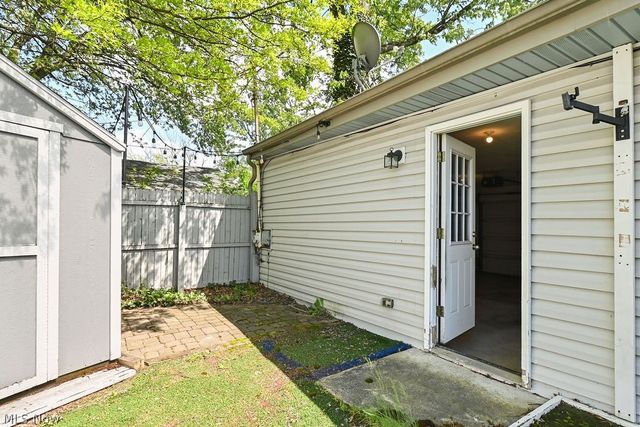 1910 Tudor Street, Cuyahoga Falls, OH 44221