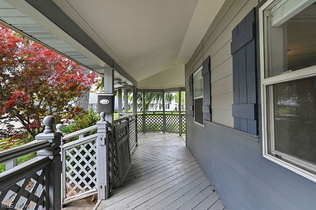 1910 Tudor Street, Cuyahoga Falls, OH 44221