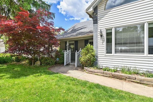 1910 Tudor Street, Cuyahoga Falls, OH 44221