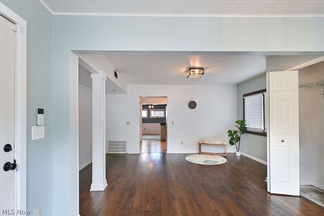 1910 Tudor Street, Cuyahoga Falls, OH 44221