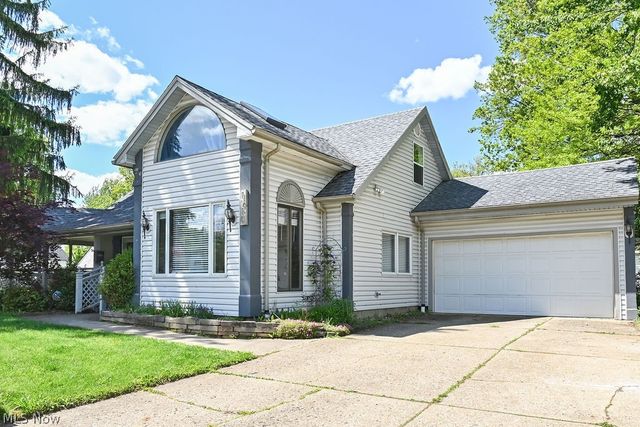 1910 Tudor Street, Cuyahoga Falls, OH 44221