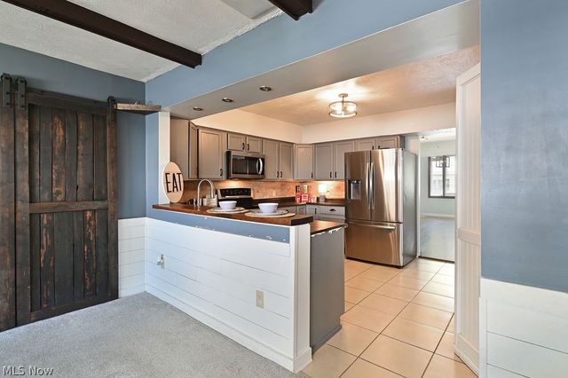 1910 Tudor Street, Cuyahoga Falls, OH 44221