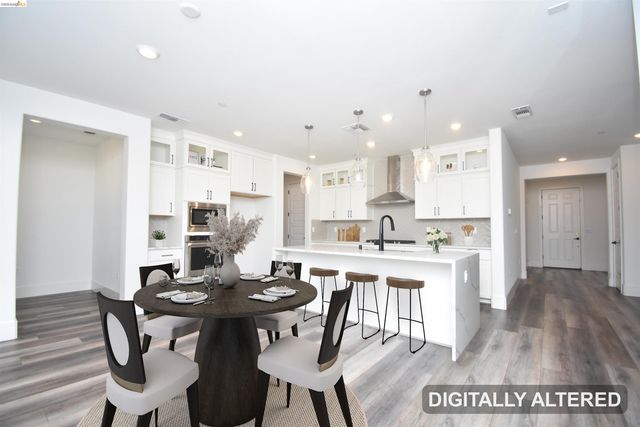 2751 Macabee Dr, Lathrop, CA 95330