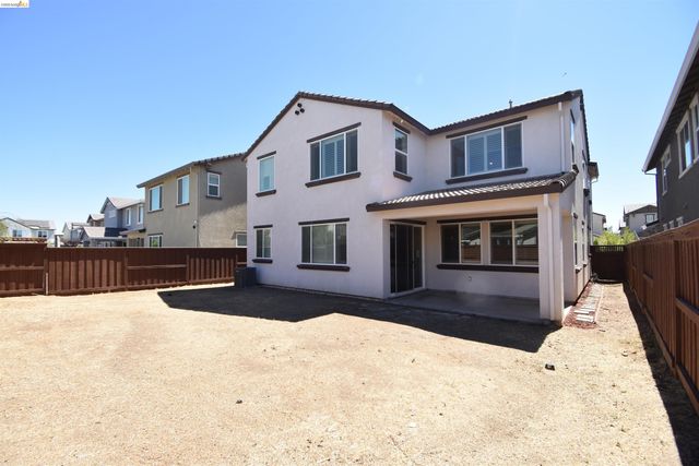 2751 Macabee Dr, Lathrop, CA 95330