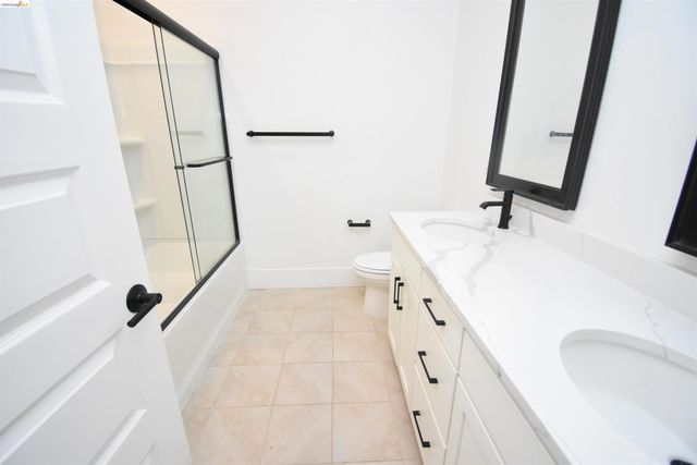 2751 Macabee Dr, Lathrop, CA 95330