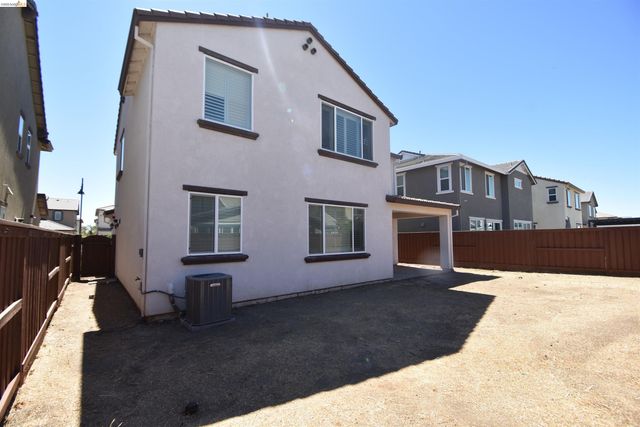 2751 Macabee Dr, Lathrop, CA 95330
