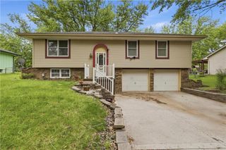 2300 S Harding Street, Oak Grove, MO 64075