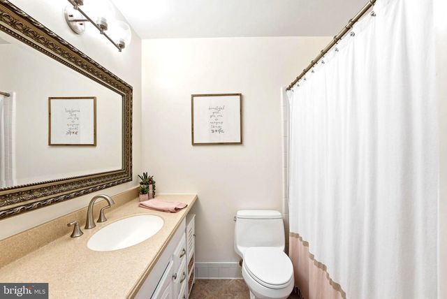 1905 WAKEFIELD ST, Alexandria, VA 22308