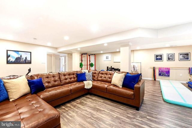 1905 WAKEFIELD ST, Alexandria, VA 22308