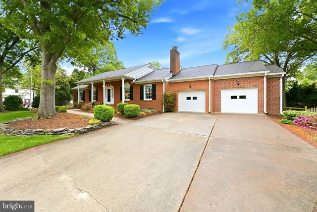 1905 WAKEFIELD ST, Alexandria, VA 22308
