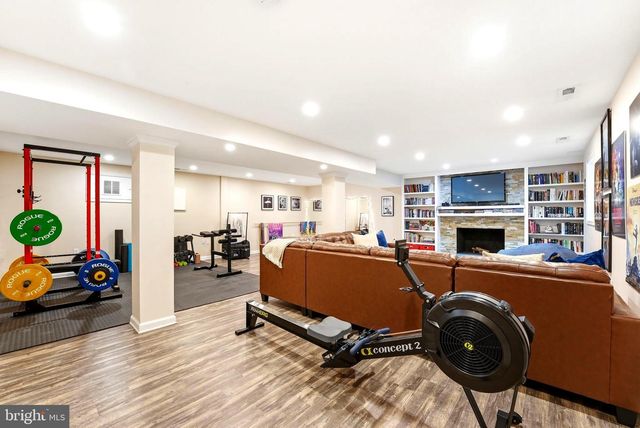 1905 WAKEFIELD ST, Alexandria, VA 22308