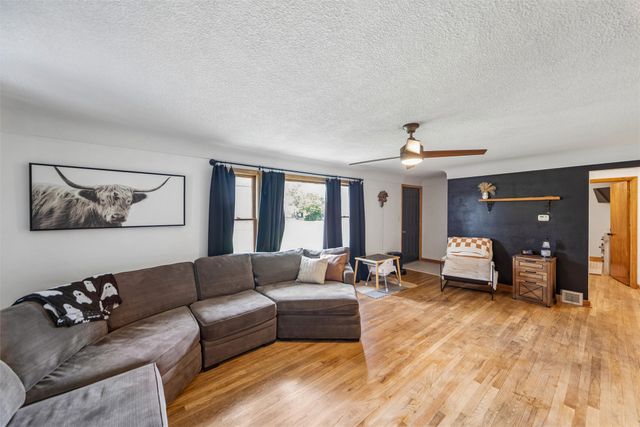 715 Ashworth Drive, Waukee, IA 50263