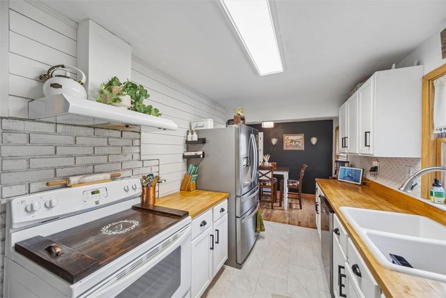 715 Ashworth Drive, Waukee, IA 50263
