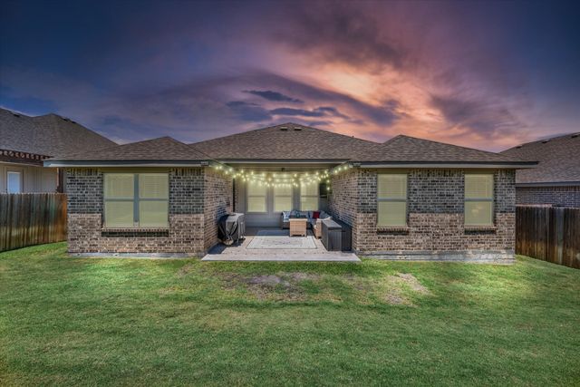 447 Paso Fino Street, Robinson, TX 76706