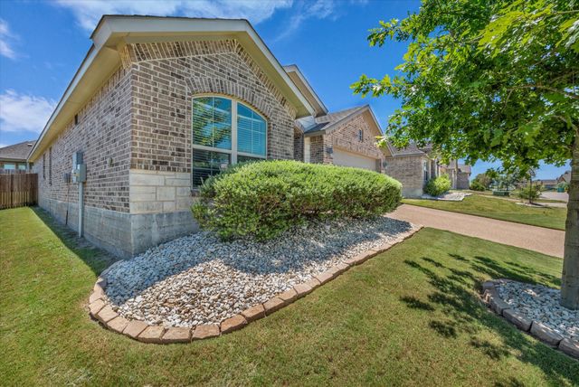 447 Paso Fino Street, Robinson, TX 76706