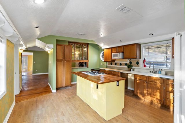 8111 S Fm 2038, Bryan, TX 77808