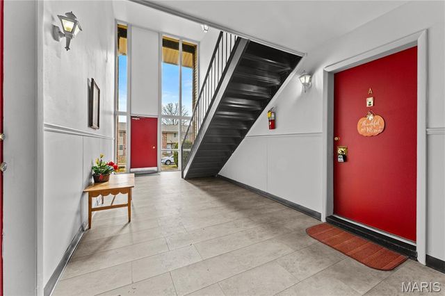 9047 Villaridge Court A, St Louis, MO 63123