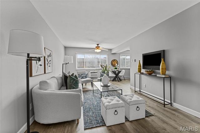 9047 Villaridge Court A, St Louis, MO 63123