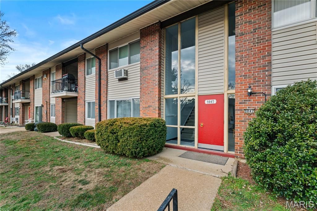 9047 Villaridge Court A, St Louis, MO 63123
