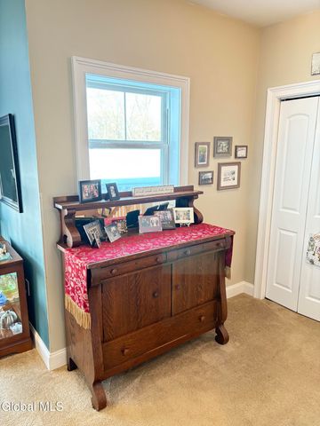 406 Kelly Circle, Guilderland, NY 12009