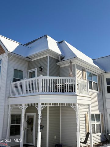 406 Kelly Circle, Guilderland, NY 12009