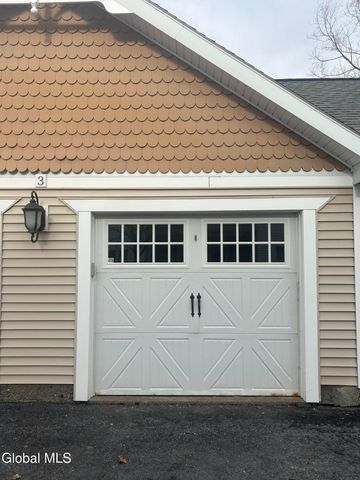 406 Kelly Circle, Guilderland, NY 12009