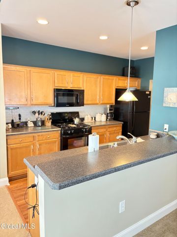 406 Kelly Circle, Guilderland, NY 12009