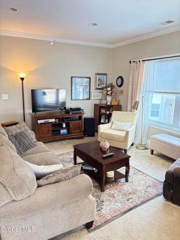 406 Kelly Circle, Guilderland, NY 12009