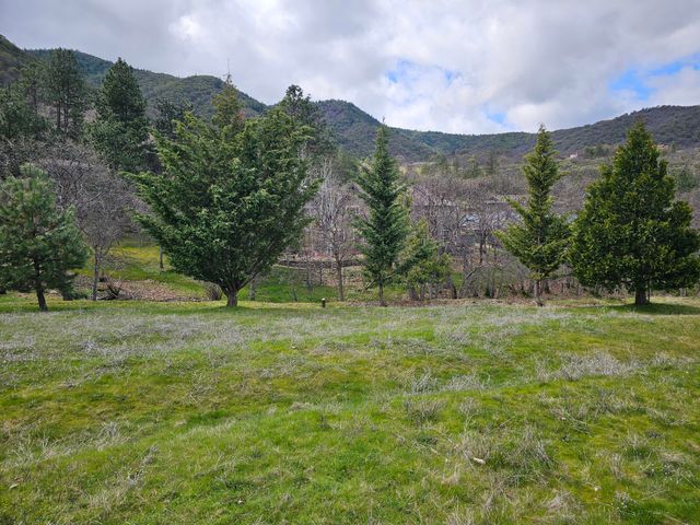 483 Strawberry Lane, Ashland, OR 97520