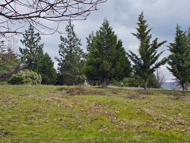 483 Strawberry Lane, Ashland, OR 97520