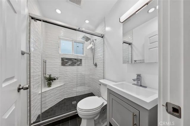7502 Farmdale Avenue, North Hollywood, CA 91605
