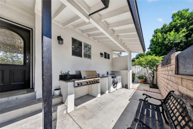 7502 Farmdale Avenue, North Hollywood, CA 91605