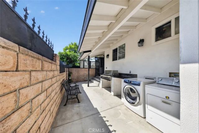7502 Farmdale Avenue, North Hollywood, CA 91605
