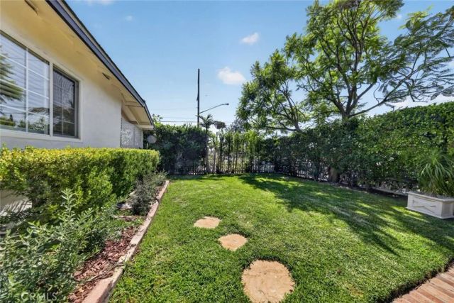 7502 Farmdale Avenue, North Hollywood, CA 91605