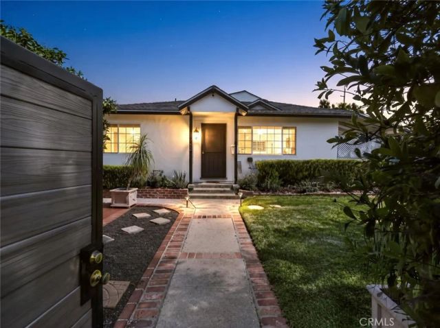 7502 Farmdale Avenue, North Hollywood, CA 91605