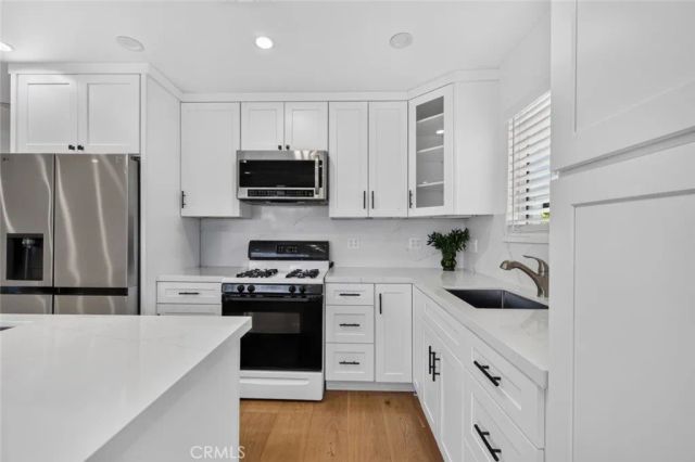 7502 Farmdale Avenue, North Hollywood, CA 91605