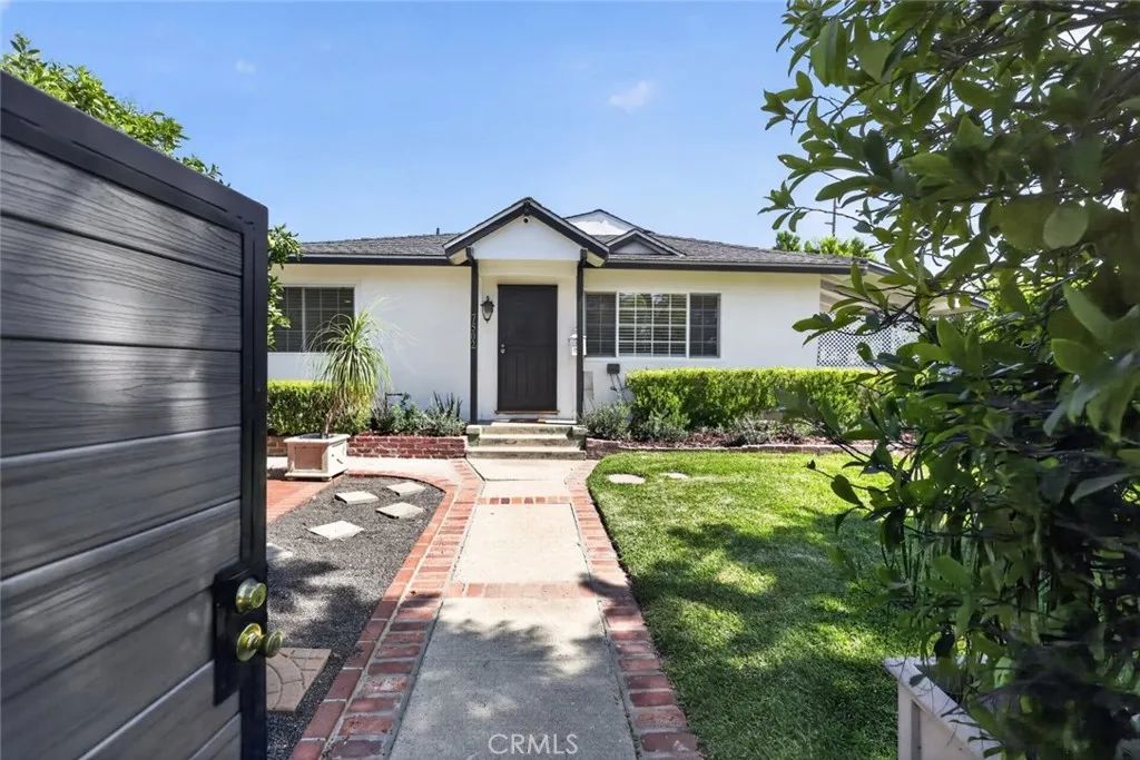 7502 Farmdale Avenue, North Hollywood, CA 91605