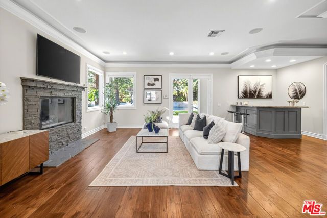 25527 Hamilton Court, Calabasas, CA 91302