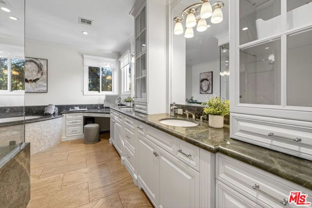 25527 Hamilton Court, Calabasas, CA 91302