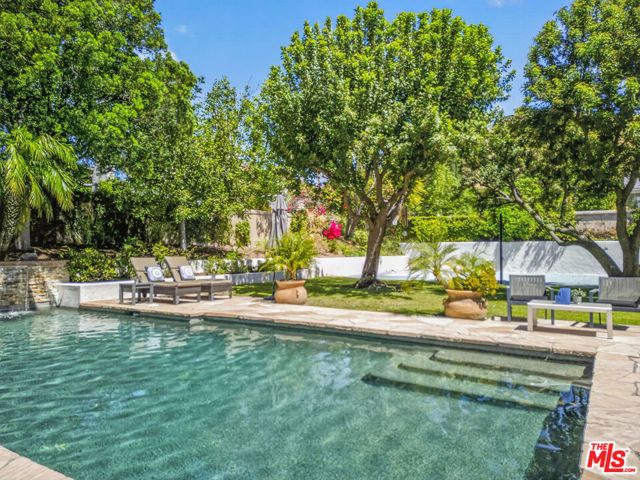 25527 Hamilton Court, Calabasas, CA 91302