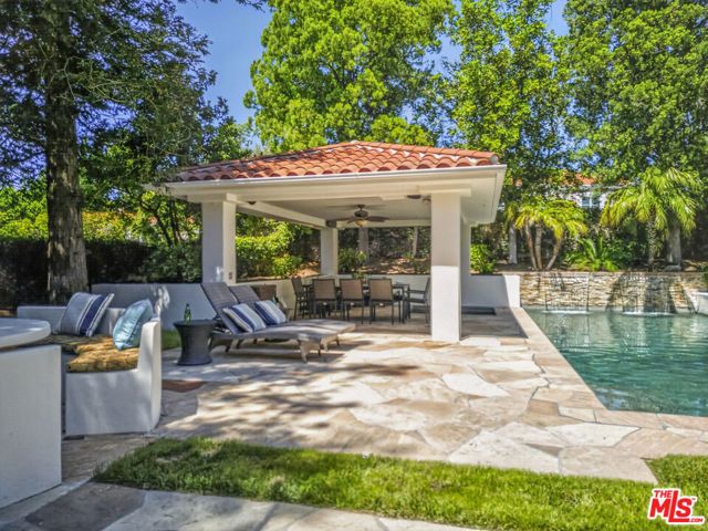 25527 Hamilton Court, Calabasas, CA 91302