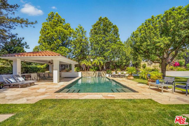 25527 Hamilton Court, Calabasas, CA 91302